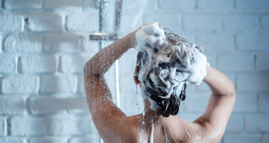 Chevelo Shampoo: Opiniones y descripción del champú natural para la debilidad y caída del cabello